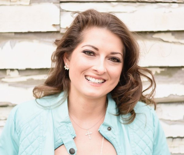 Briana Domenica Releases 'Here I Stand' for Those in Need of Hope