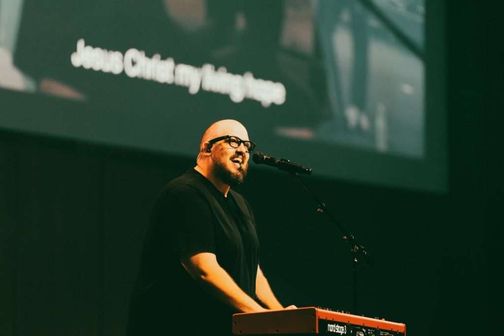 Roscoe Crawford Delivers Soul-Stirring Anthem 'Thin Places' Roscoe Crawford