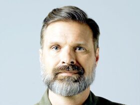 Mac Powell Spreads Holiday Cheer with New Christmas EP Mac Powell