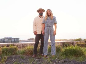 Drew & Ellie Holcomb Celebrate Upcoming Album Memory Bank with Special Performance on The Kelly Clarkson Show Drew & Ellie Holcomb