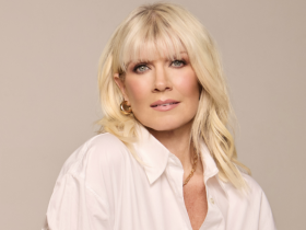 Natalie Grant Signs with Capitol CMG and Announces Brand-New Christmas Album Natalie Grant