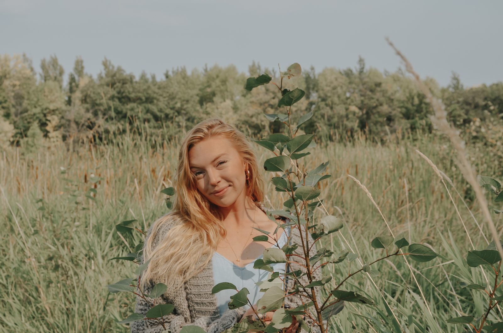 SAPHIRE Embraces Faith and Emotional Complexity on “Holding Both” SAPHIRE
