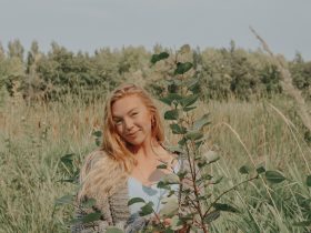 SAPHIRE Embraces Faith and Emotional Complexity on “Holding Both” SAPHIRE