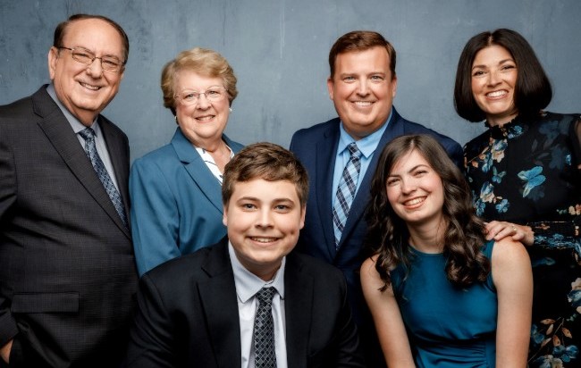 The Hyssongs Introduce a New Family Voice on "Worship Medley" The Hyssongs Photo